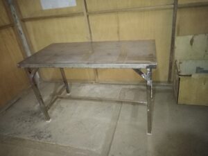 Fabrication de Machines de Production Table de travail inox Dtochs Industries